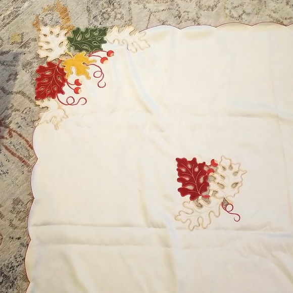 Croft&Barrow Autumn table linen set tablecloth, 60"x100", 6 placemats/napkins - Picture 3 of 12